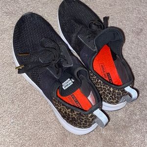 new balance cheetah shoes